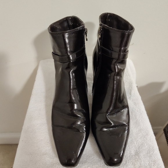 Etienne Aigner Shoes - Women's Etienne Aigner brown ankle boots w/ side zippers and heels, 9.5M